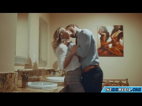❤️ Xa i-blonde ene-busty ikuhenda kwindlu yangasese yoluntu ️ kwi-xh.virtsextor.ru